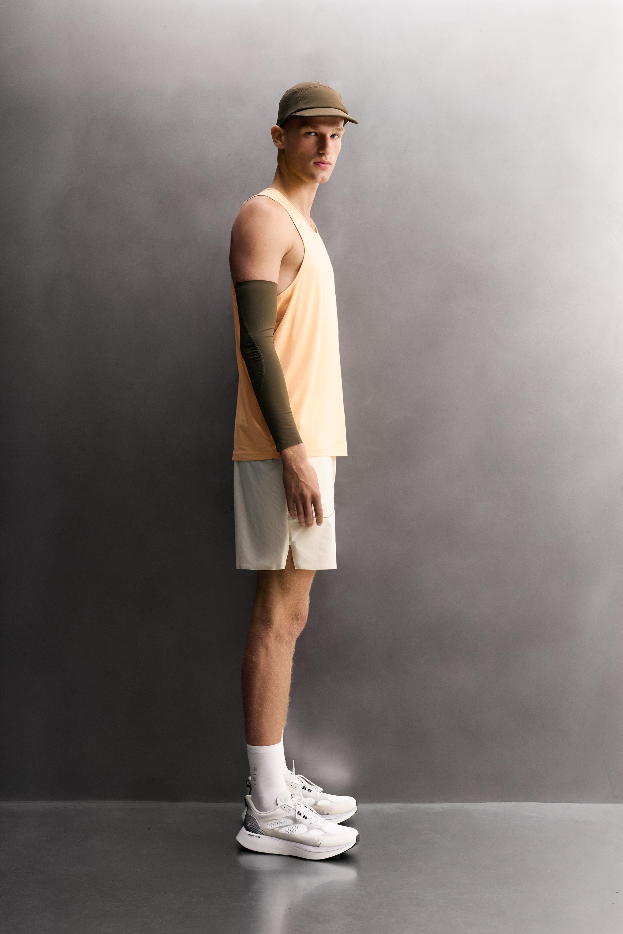 LIGHTWEIGHT RUNNING TANK TOP